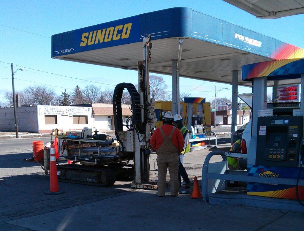 Monitoring well being drilled at the Lucky Minimart in Michigan. LUST (Leaking Underground Storage Tank)